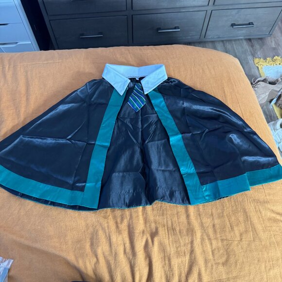 Women's Slytherin Costume size M - Picture 5 of 10